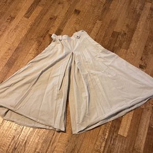Liz Sport vintage khaki culottes/gaucho wide leg high waist pants. 80/90’s pants